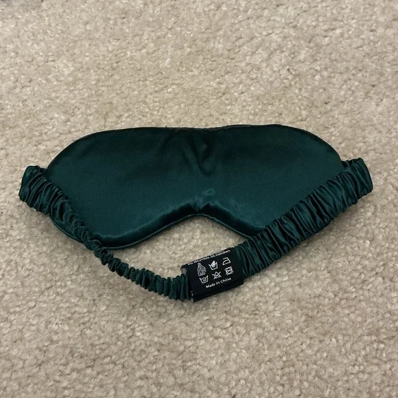 NIB Blissy Emerald Green Silk Sleeping Mask - Picture 4 of 5